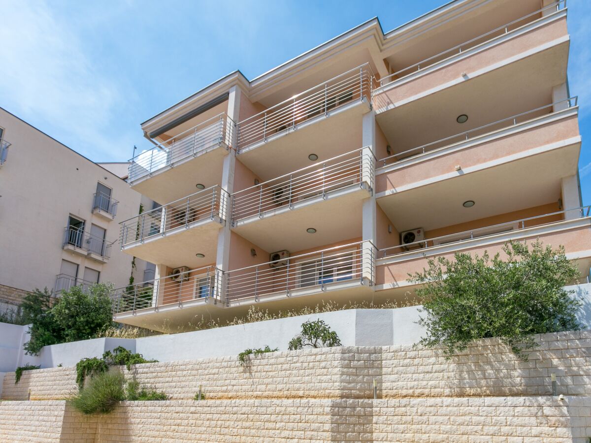 Apartment One bedroom apartment with terrace and sea view Seget Donji, Trogir A-21374-a - Outdoor photo 5