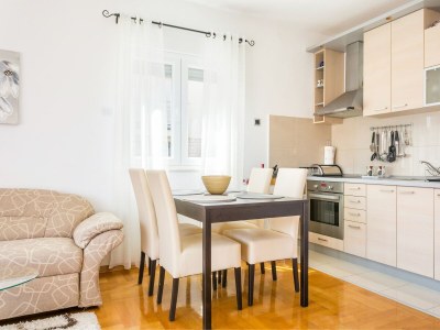 Apartment One bedroom apartment with terrace and sea view Seget Donji, Trogir A-21374-a - Outdoor photo 15