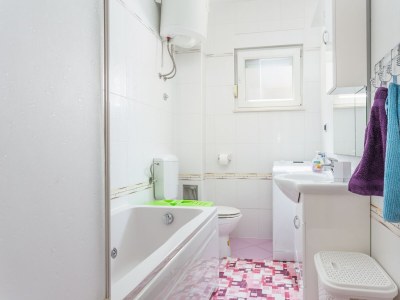 Apartment One bedroom apartment with terrace and sea view Seget Donji, Trogir A-21374-a - Outdoor photo 19