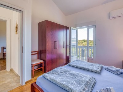 Holiday house Four-bedroom house with terrace and sea view Polje, Krk K-23598 - Outdoor photo 13