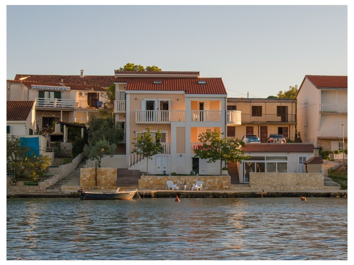 Holiday house Comfortable and spacious house near beach Rogoznica K-22156 - Outdoor photo 2