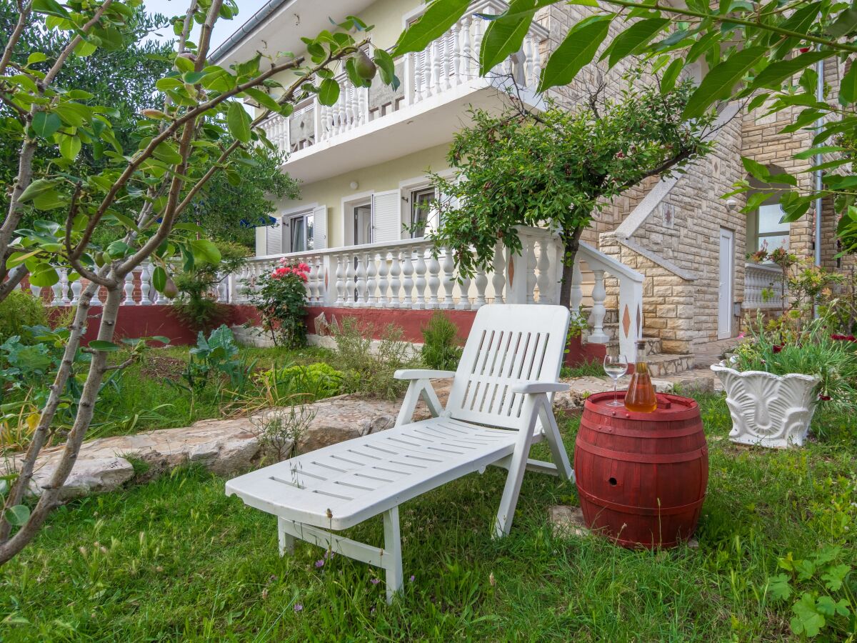 Apartment Three bedroom apartment with terrace Vir A-23606-a