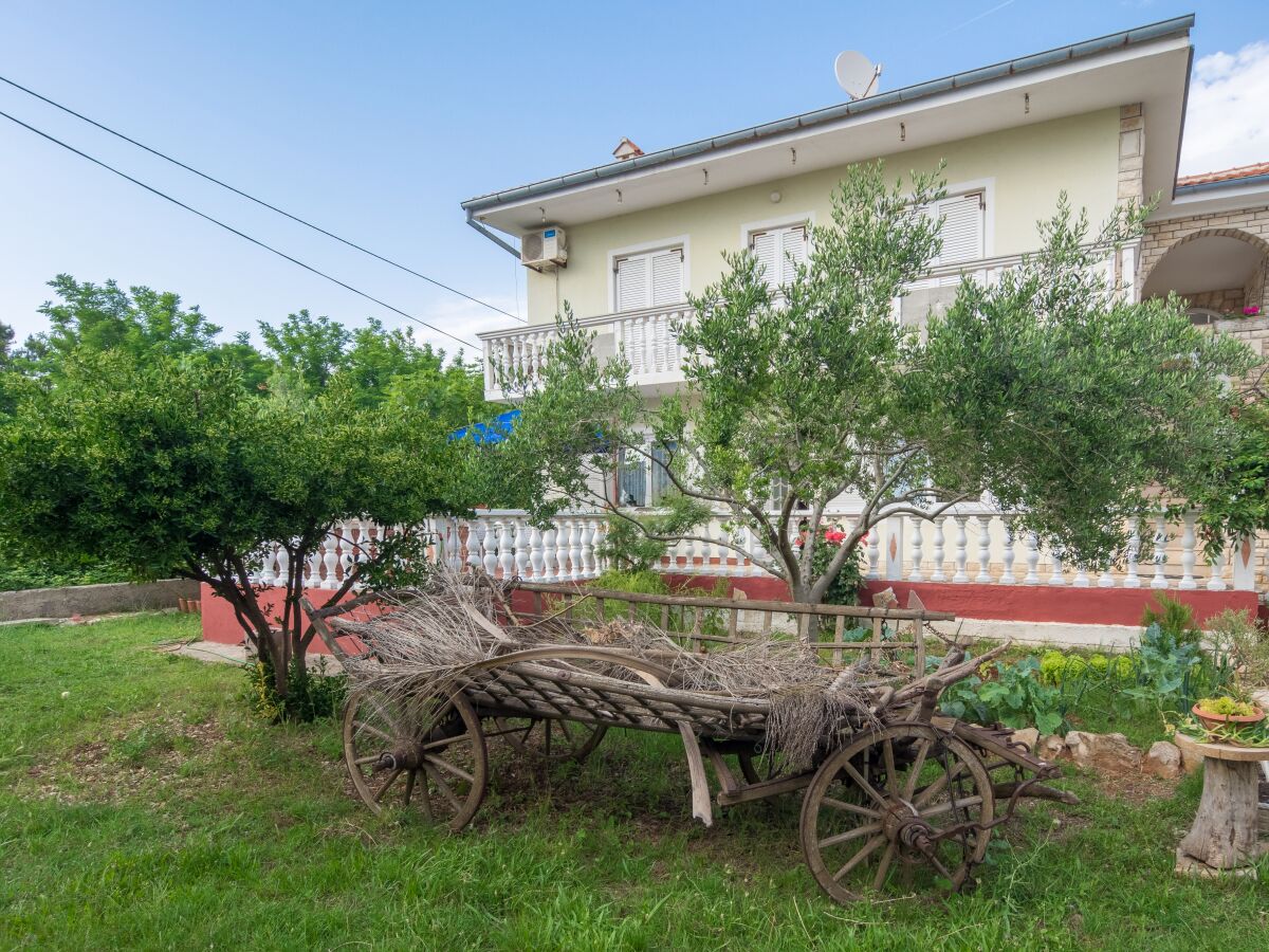 Apartment Three bedroom apartment with terrace Vir A-23606-a - Outdoor photo 2
