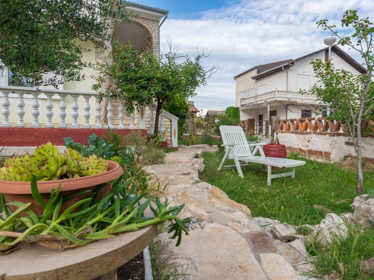 Apartment Three bedroom apartment with terrace Vir A-23606-a - Outdoor photo 4