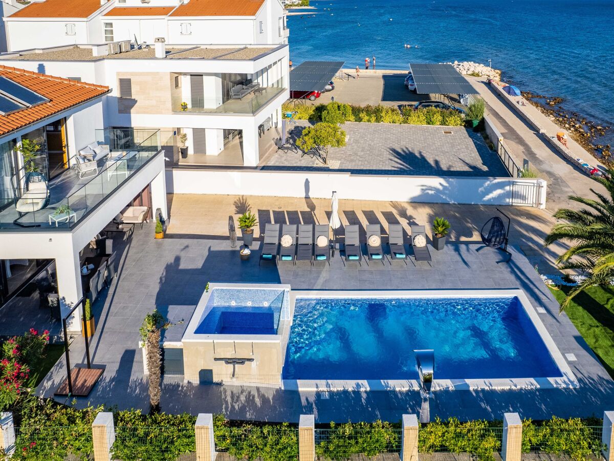 Villa Four-bedroom house near beach Sukošan, Zadar K-22250 - Outdoor photo 4