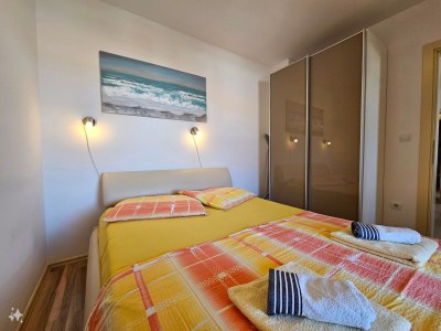 Apartment Two bedroom apartment with balcony and sea view Punat, Krk A-23621-a - Outdoor photo 8