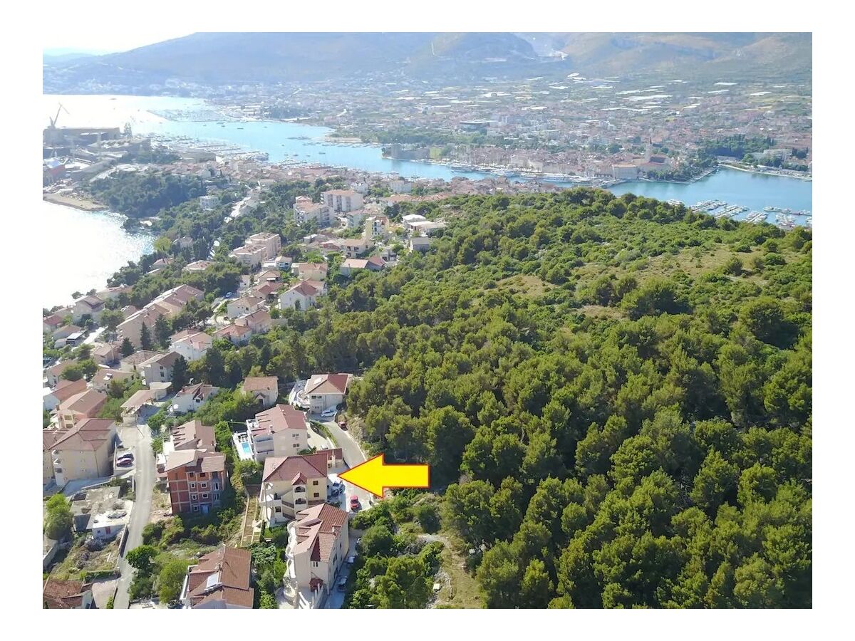 Apartment Three bedroom apartment with terrace and sea view Trogir A-22505-a - Outdoor photo 2