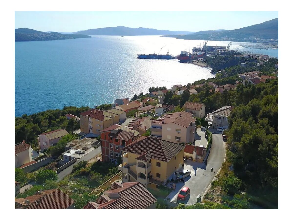 Apartment Three bedroom apartment with terrace and sea view Trogir A-22505-a - Outdoor photo 3