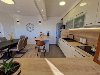 Apartment Three bedroom apartment with terrace and sea view Trogir A-22505-a - Outdoor photo 12