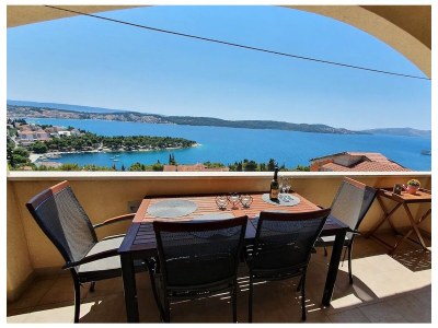 Apartment Three bedroom apartment with terrace and sea view Trogir A-22505-a - Outdoor photo 38