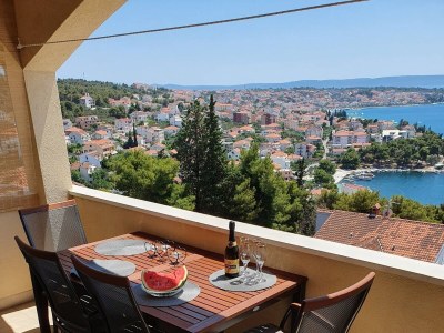 Apartment Three bedroom apartment with terrace and sea view Trogir A-22505-a - Outdoor photo 42