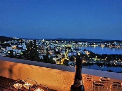 Apartment Three bedroom apartment with terrace and sea view Trogir A-22505-a - Outdoor photo 43