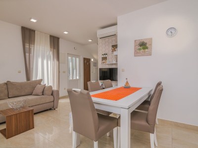 Holiday house Three bedroom house with terrace and sea view Ljutići, Krk K-23630 - Outdoor photo 9