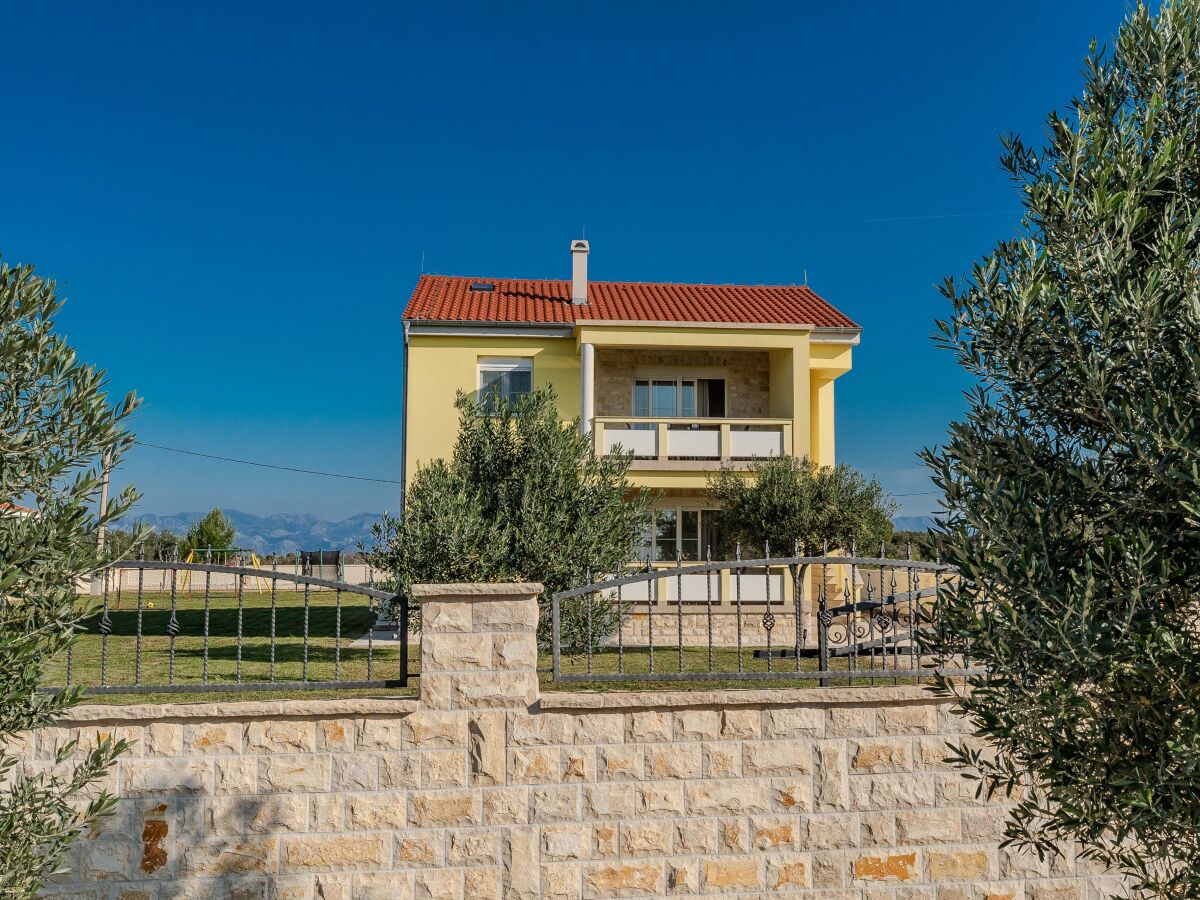 Holiday house Four-bedroom house with terrace Ninski Stanovi, Zadar K-23619 - Outdoor photo 2