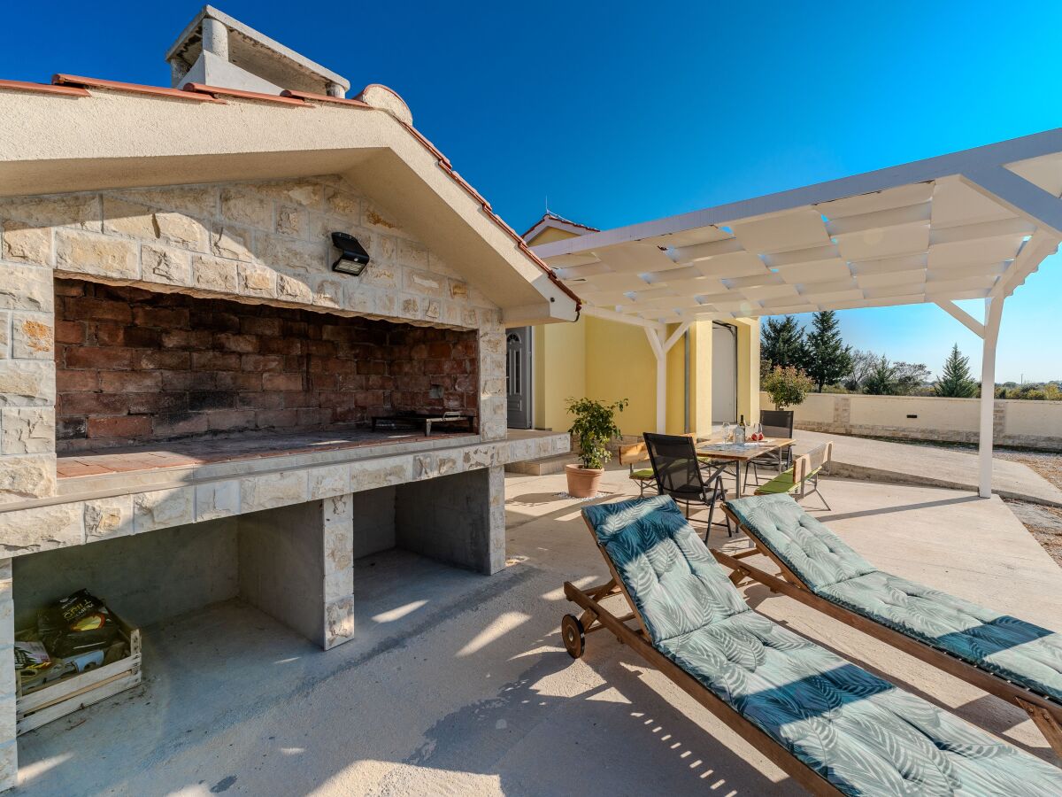 Holiday house Four-bedroom house with terrace Ninski Stanovi, Zadar K-23619 - Outdoor photo 3