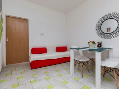 Apartment One bedroom apartment near beach Igrane, Makarska A-23620-a - Outdoor photo 4