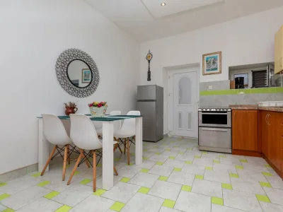 Apartment One bedroom apartment near beach Igrane, Makarska A-23620-a - Outdoor photo 5