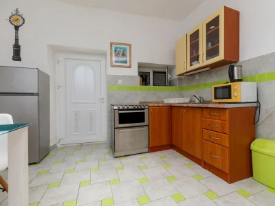 Apartment One bedroom apartment near beach Igrane, Makarska A-23620-a - Outdoor photo 7