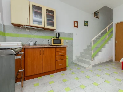 Apartment One bedroom apartment near beach Igrane, Makarska A-23620-a - Outdoor photo 8