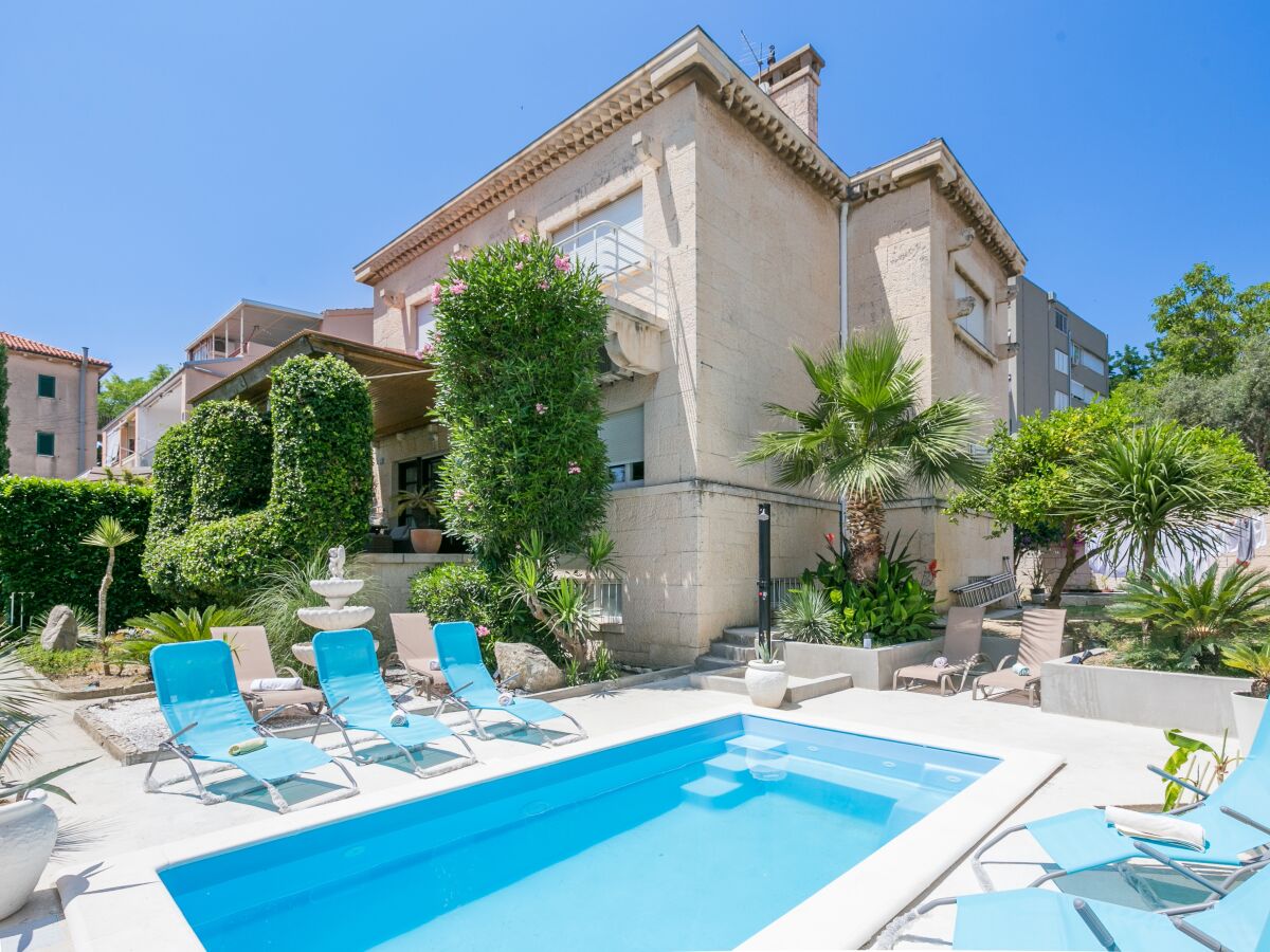 Villa Comfortable and spacious house with terrace and sea view Split K-23559