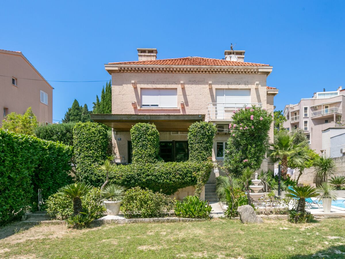 Villa Comfortable and spacious house with terrace and sea view Split K-23559 - Outdoor photo 3