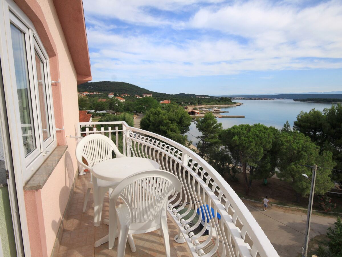 Apartment Four-bedroom apartment near beach Kraj, Pašman A-334-f