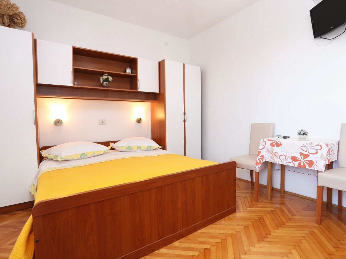 Apartment Studio flat near beach Promajna, Makarska AS-2605-b