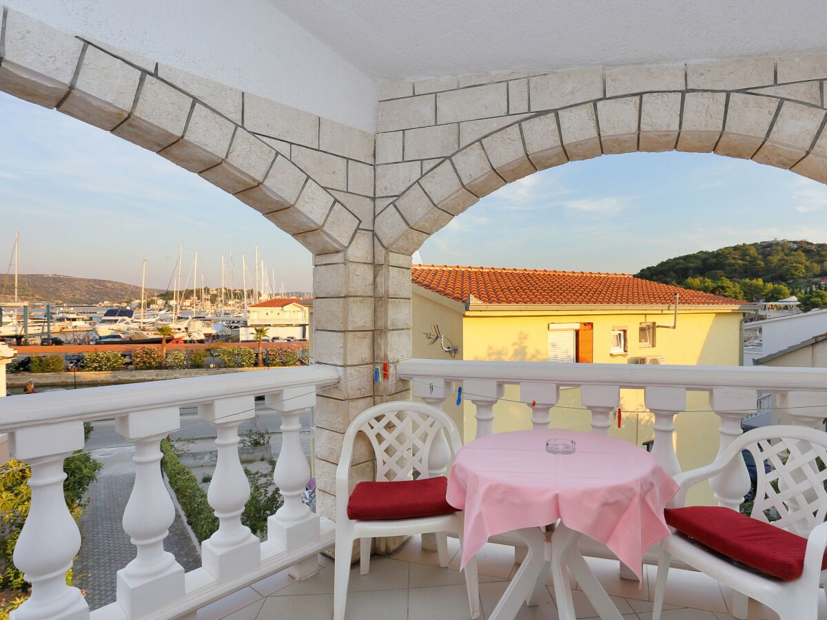 Apartment Two bedroom apartment with terrace and sea view Rogoznica A-4162-a