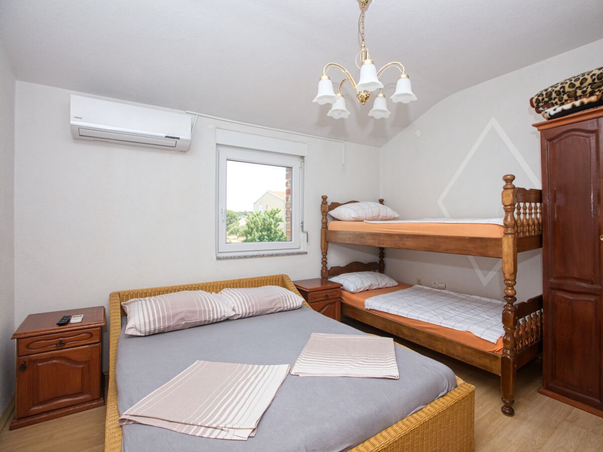 Holiday room with air-conditioning Biograd na Moru, Biograd S-6219-g