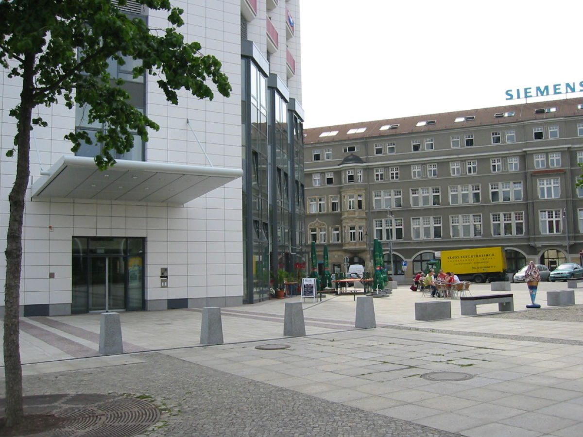 Holiday apartment "Universität" in the Wintergartenhochhaus building. - Outdoor photo 5