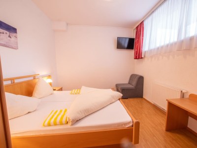 Holiday apartment NeuhÃ¼ttn Holiday Apartment - Sonnseitn Apartments - Features photo 12