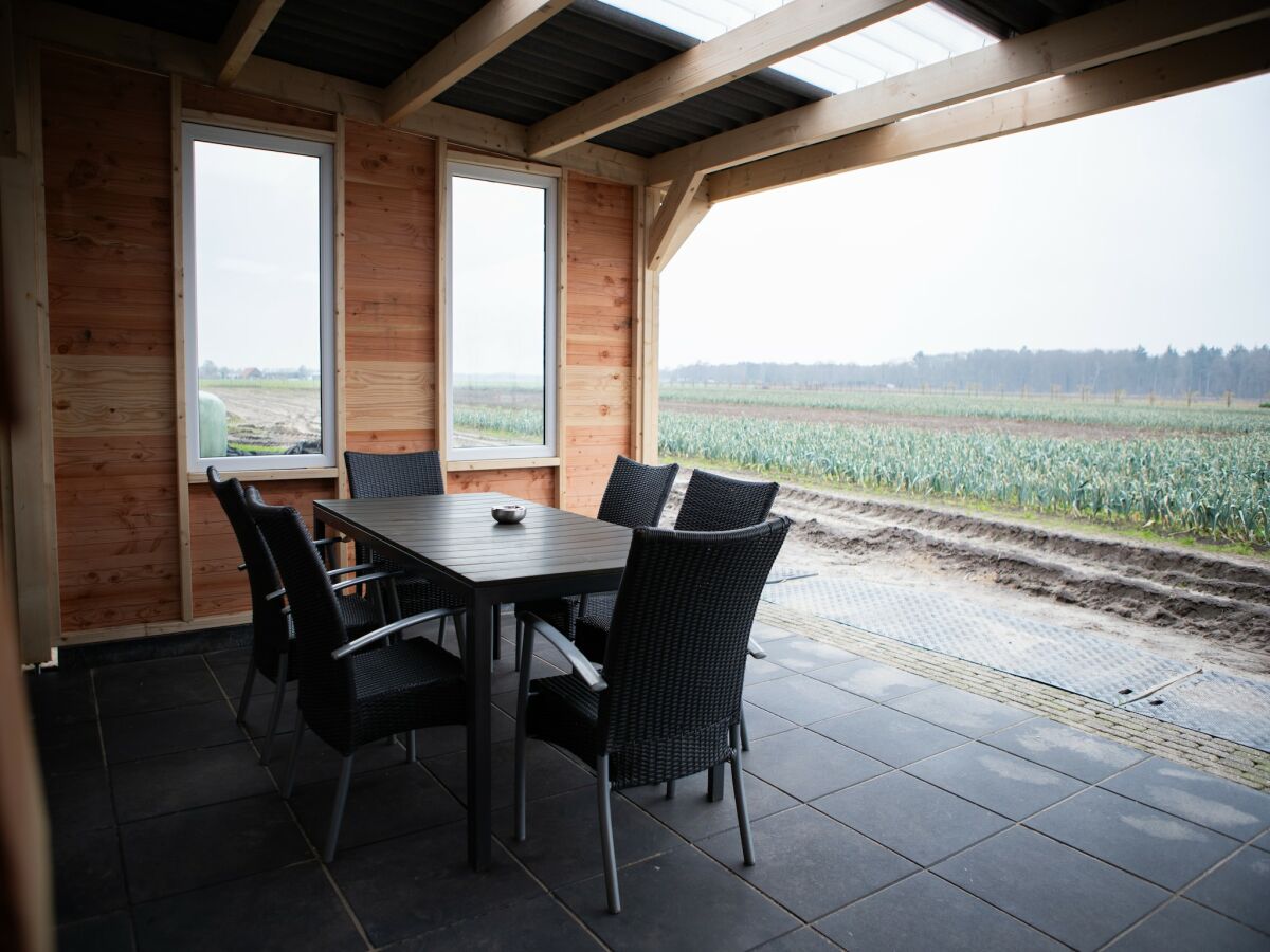 Holiday house Spacious holiday home in Oirschot near forest