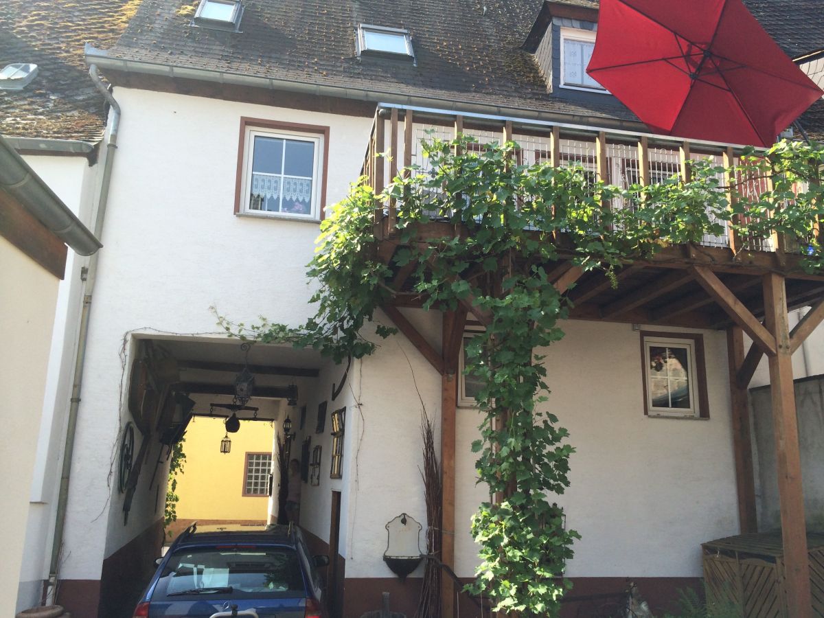 Holiday house "Altes Winzerhaus" - Outdoor photo 2