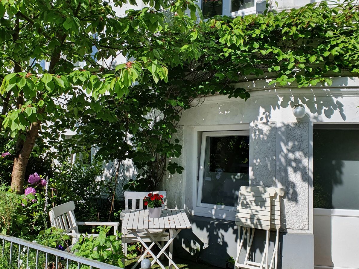 Holiday apartment “the basement” – the coolest short-term stay in town - Outdoor photo 3