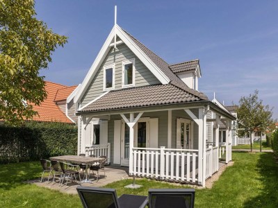 Holiday park Entspannende Villa mit privater Sauna in Bruinisse - Holiday park
