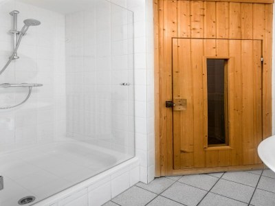 Holiday park Bungalow with Private Sauna by the Coast - Features photo 10