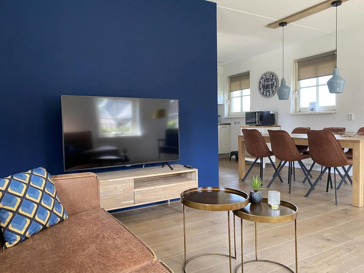 Holiday park Wellness-Bungalow am See mit Whirlpool - Features photo 3