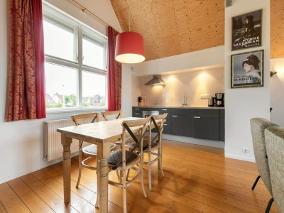 Holiday park Waterfront escape with marina views - Features photo 3