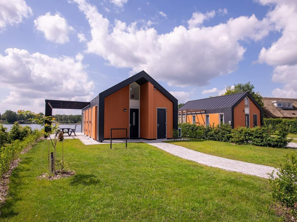 Holiday park Rückzugsort am See mit modernem Komfort - Outdoor photo 2