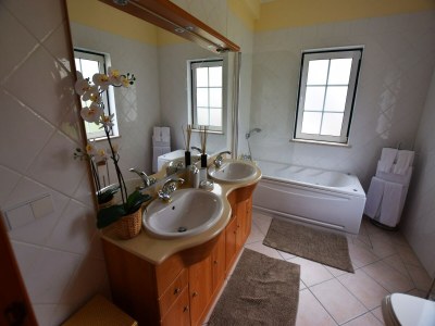 Villa Luxuriöse Villa mit Pool in der Nähe - Features photo 27