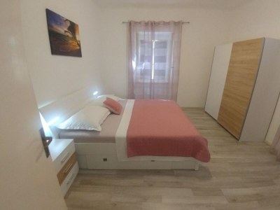 Holiday house Four Bedroom Holiday Home With Terrace & Sea View - Features photo 6