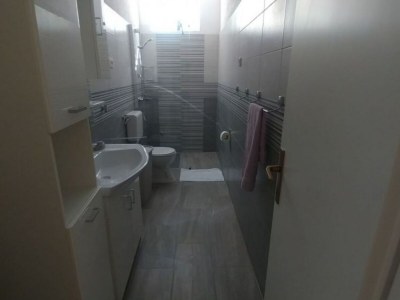 Holiday house Four Bedroom Holiday Home With Terrace & Sea View - Features photo 9