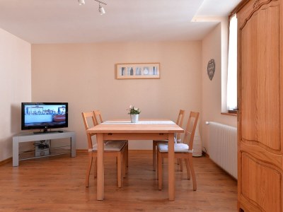 Holiday apartment "Lâ€™Oriel" in the house "Les gÃ®tes du Couvent" - Features photo 10