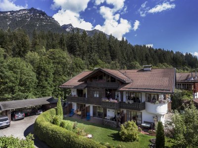 Holiday apartment Apartment 2 - An der Loisach in Garmisch-Partenkirchen - Holiday apartment