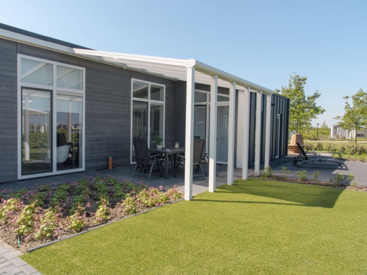 Holiday park Holiday Home in Zeeland with Workation Setup - Outdoor photo 2