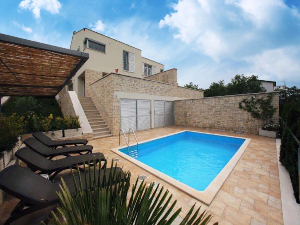 Holiday house Villa Luka 2