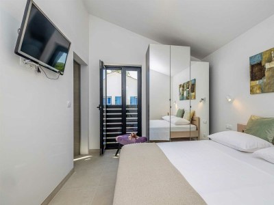 Holiday house Holiday house SARA with private pool - Features photo 28