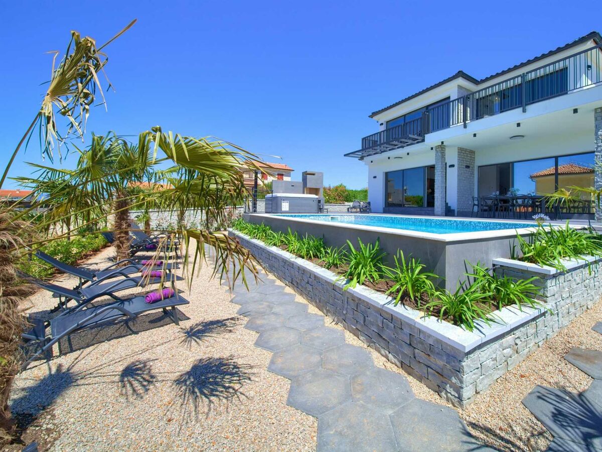 Villa Luxury villa Lucija with heated pool - Outdoor photo 3