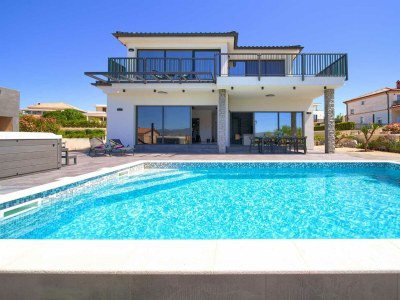 Villa Luxury villa Lucija with heated pool in Linardići - Villa