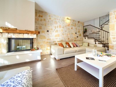 Holiday house Holiday house SEASCAPE II with heated pool near the sea - Features photo 25